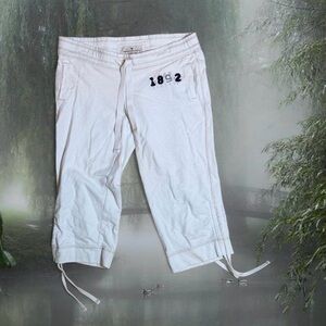 Vintage Y2K White Abercrombie & Fitch Capri Sweatpants with Embroidery
